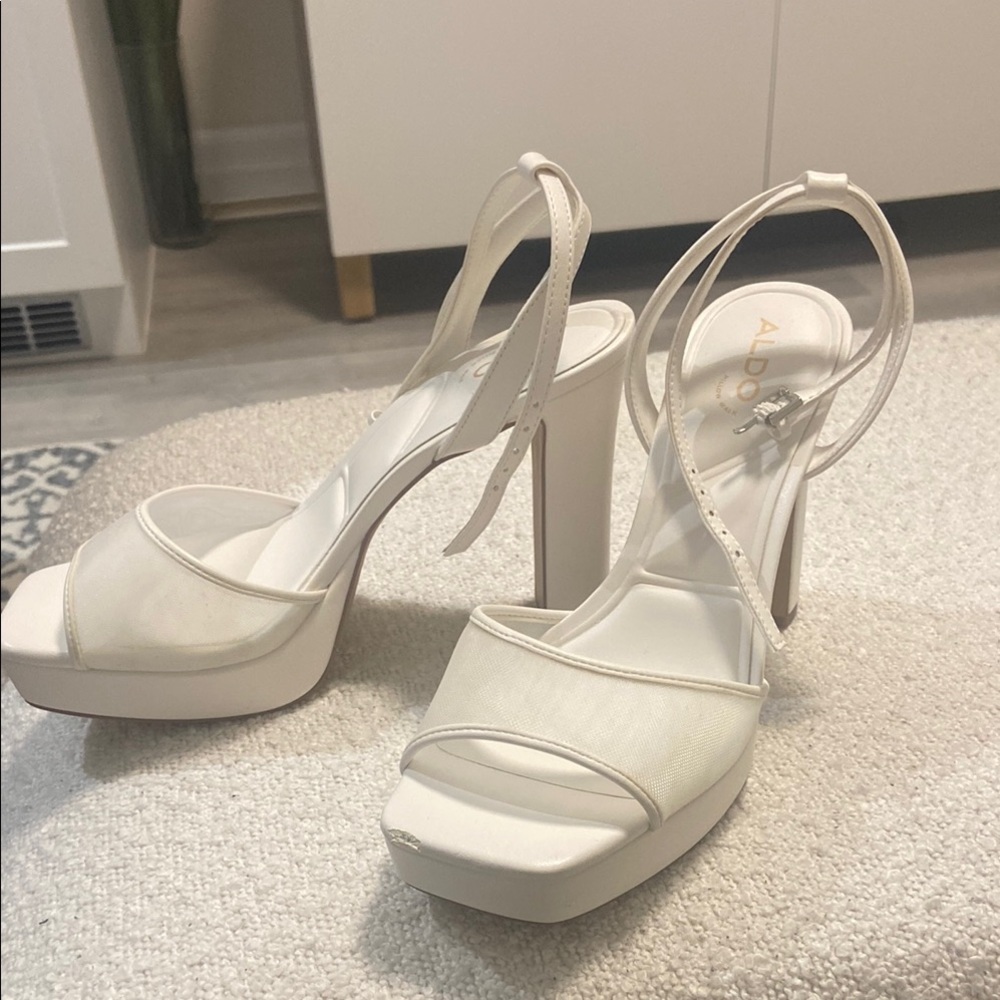 2 Pair Aldo 7.5 Elegant and Sexy Gold & White Heels worn once!